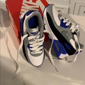 Nike Air Max 270 Brand new never worn. Boys 10.5c